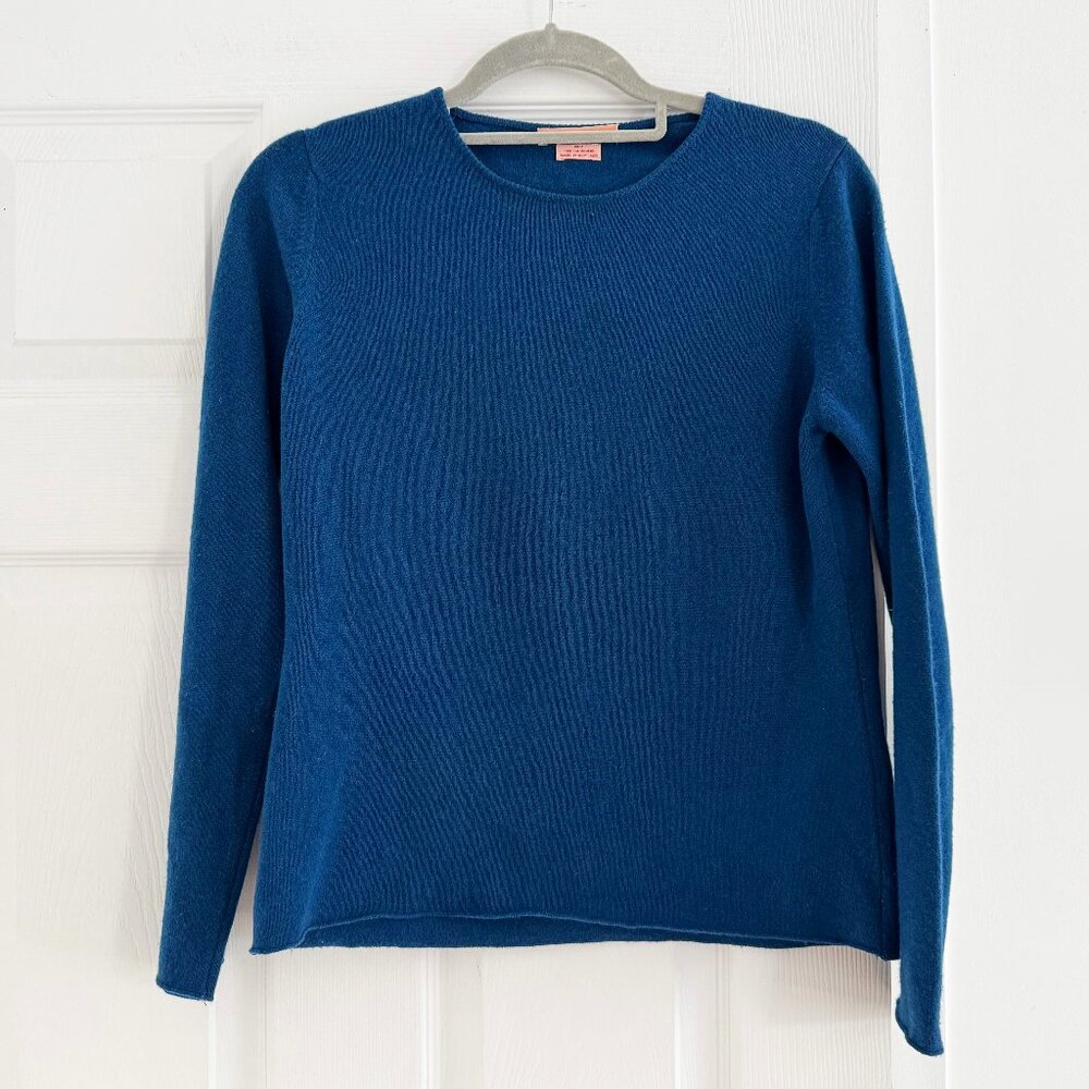 Queene & Belle Cashmere Sweater w Peace Dove, Fits size Small